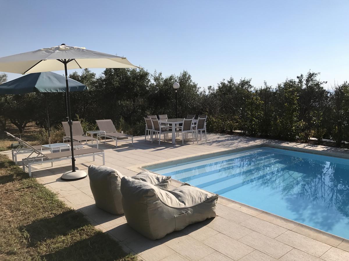 Irimar Retreat Managed By Hilltop Residences Mikrá Mandínia المظهر الخارجي الصورة